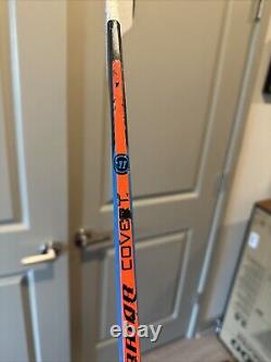 2 Warrior Covert QRE10 Right Handed W01 Curve 105 Flex Senior Hockey Stick