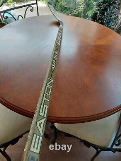 Easton Grip Lite Graphite 100 Flex SR Hockey Stick WithYzerman Easton Blade