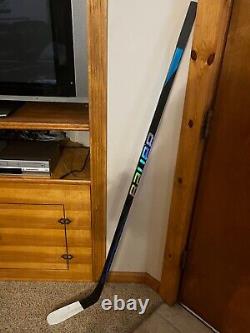 Senior hockey stick right hand (bauer nexus sync, 75 flex, p92 curve)